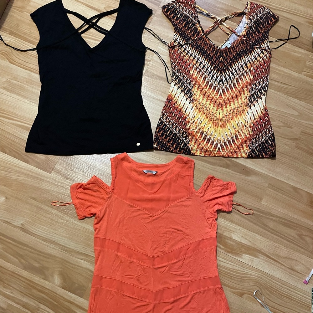 Cute Guess Top Bundle - Sz S